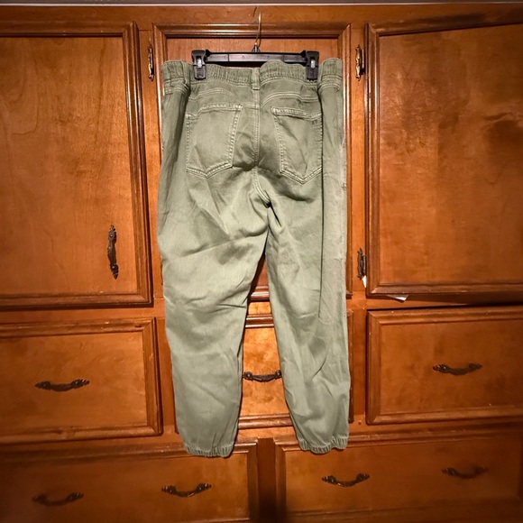 American Eagle Outfitters Olive Joggers - Picture 2 of 4